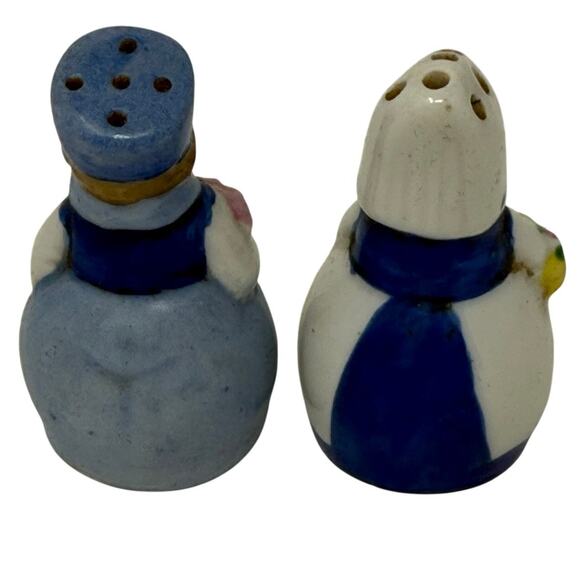 Erphila Bavaria Couple w/ Flower Bouquets Salt and & Pepper Shakers Set Vintage - Picture 2 of 4